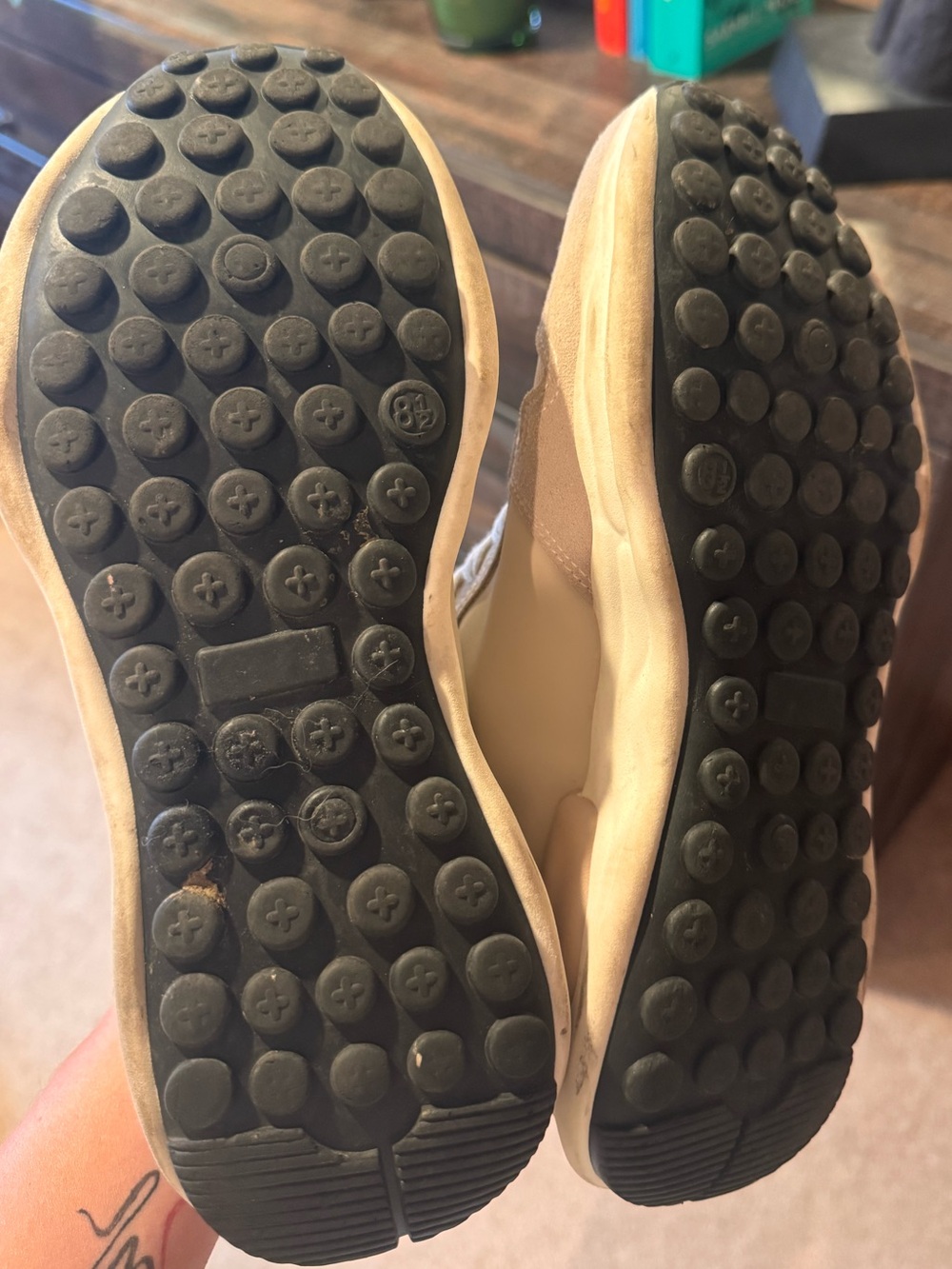 Vintage Havana Cream and Gold Lace-Up Sneakers - Picture 4 of 4